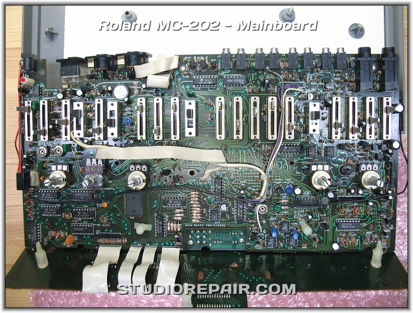 STUDIO REPAIR - Roland MC-202 - Mainboard