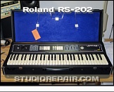 Roland RS-202 - Case Opened * …