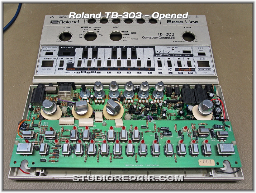 STUDIO REPAIR - Roland TB-303 - Opened