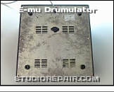 E-mu Drumulator - Base Plate * The small black plastic in the middle of the base plate is the cover of the voltage regulator, using the whole metal plate as its heat sink…